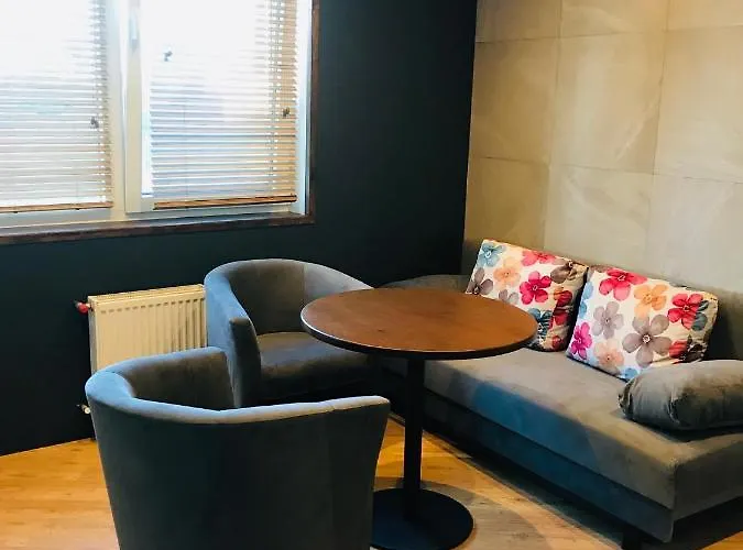 стильный лофт с подвесным креслом в аркадии возле моря! Odessa