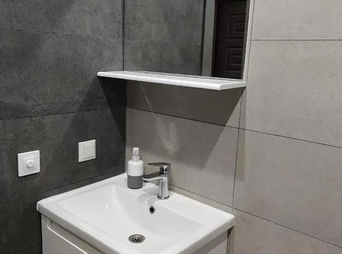 стильный лофт с подвесным креслом в аркадии возле моря! *