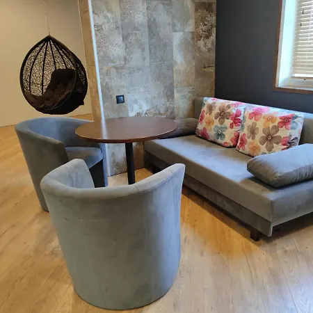 Apartmán стильный лофт с подвесным креслом в аркадии возле моря!